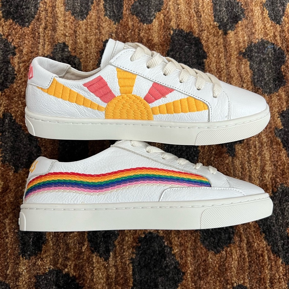 Soludos Original Ibiza Embroidered Rainbow Wave Sneakers Size 6.5 NIB Good Vibes